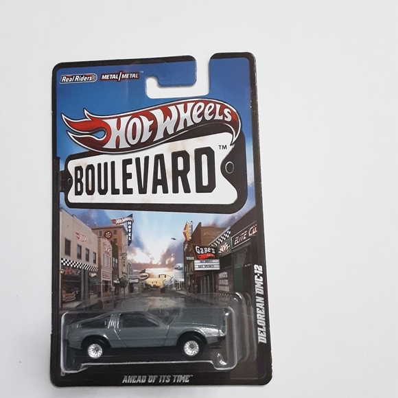 Hot Wheels Boulevard DeLorean DMC-12 Ahead Of It’s Time 2012 - Picture 1 of 6